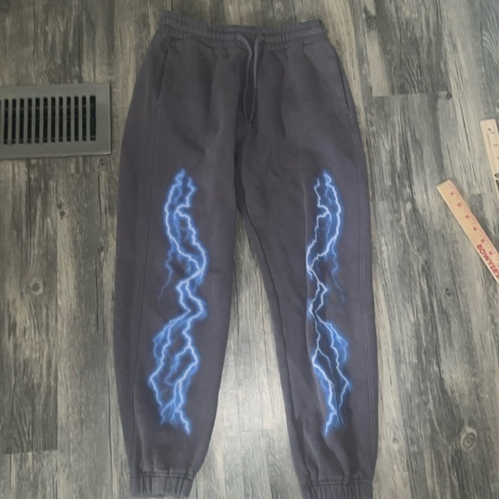 Hollister lighting - woman’s XS joggers - NWOT